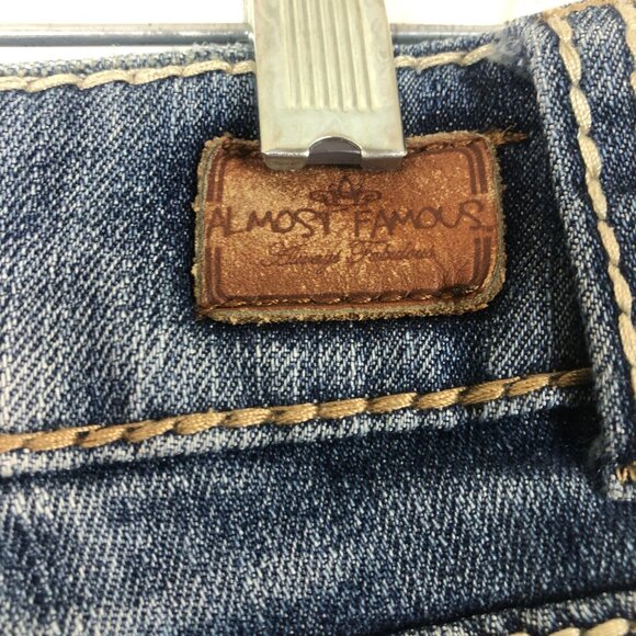 Almost Famous Denim Shorts Sz 1 Jrs Distressed Raw Hem Stretch Thick Stitches - Picture 8 of 10